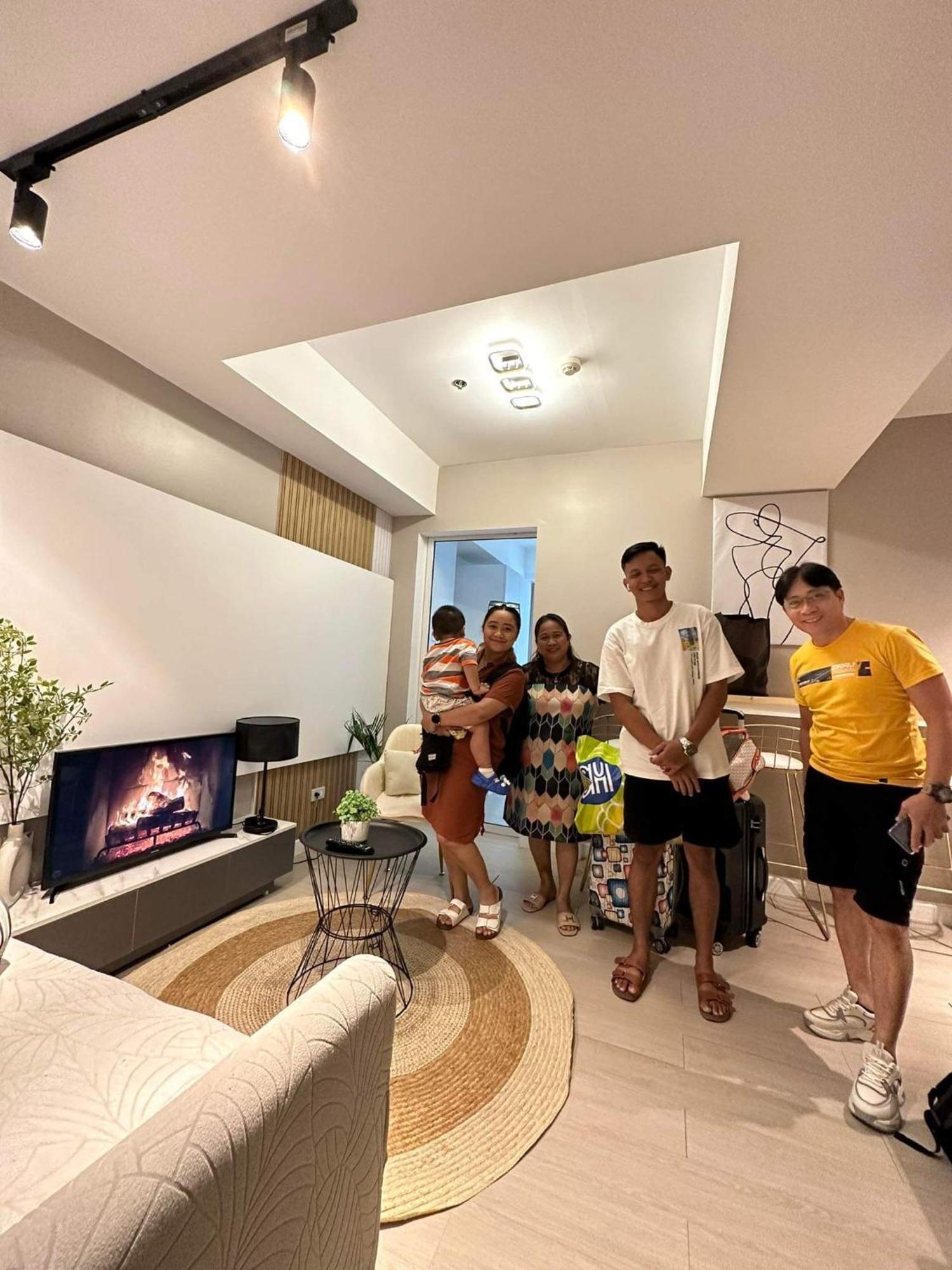 Azure Urban Resort Residence R&C - Paranaque Manila Exteriör bild