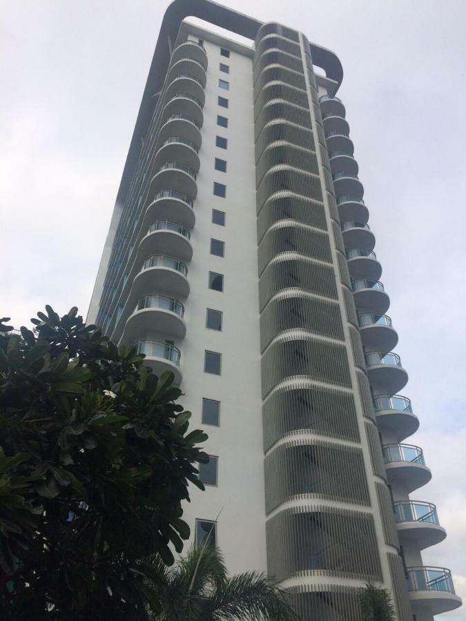 Azure Urban Resort Residence R&C - Paranaque Manila Exteriör bild